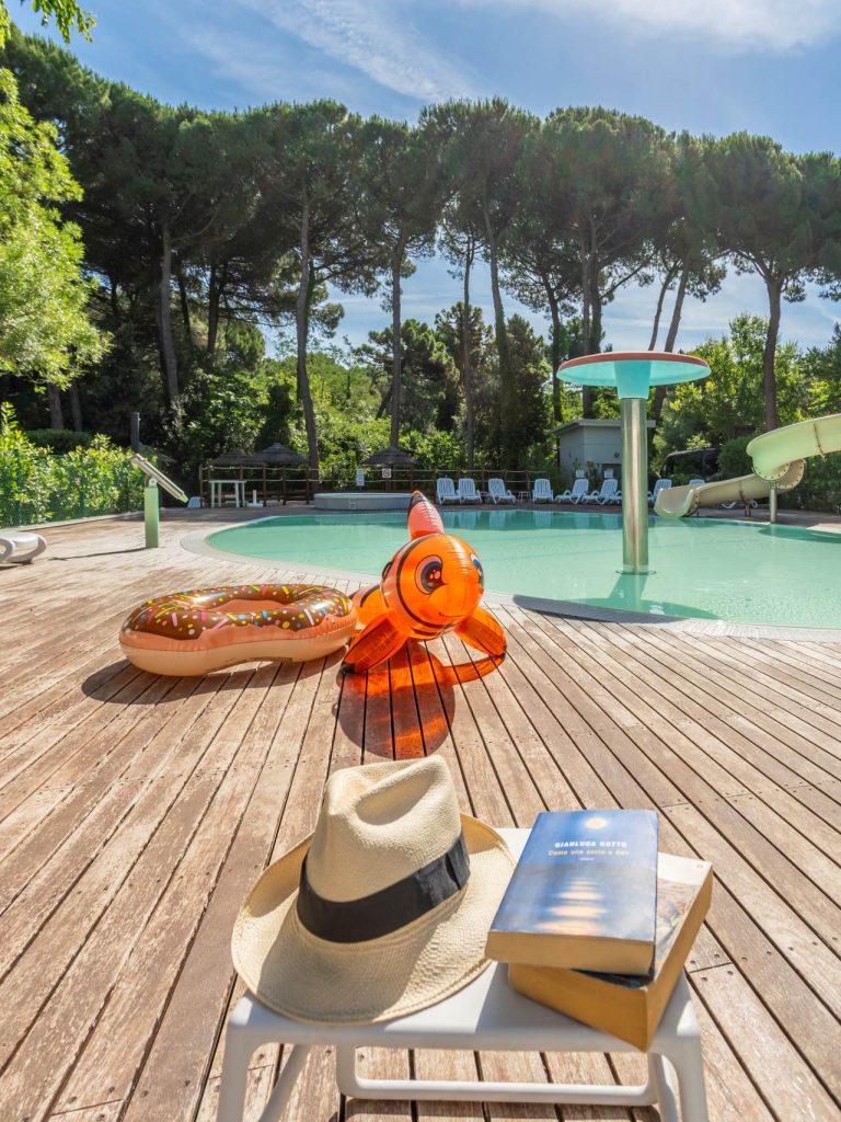 Immagine principale della sezione Intro dal titolo "An outdoor holiday in the centuries-old pine forest of Marina di Ravenna"